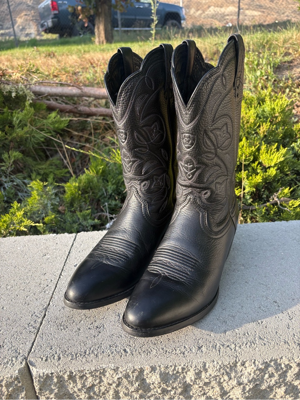 Ariat Black Embroidered Western Mid-Calf Boots - Picture 2 of 10